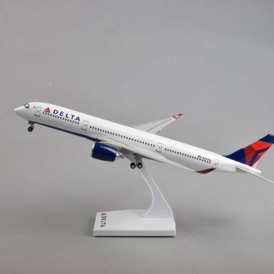 С легкой моделью самолета 30 см A350 DELTA с колесами. Сборные предметы – гражданский самолет