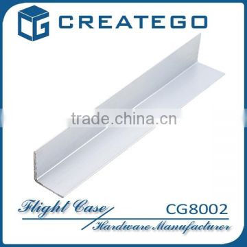 Flight case hardware extrusion profile