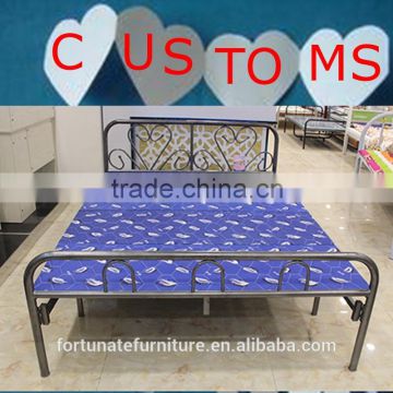 Superior Queeen size bedroom metal bed