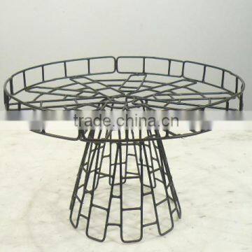 iron cake stand