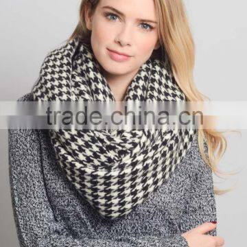 Hot Sale Latest Design Swallow Gird Pattern Winter Acrylic Scarf for Women