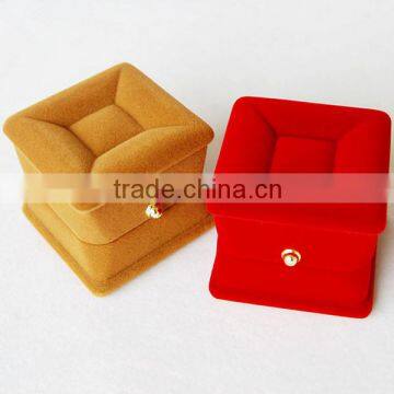 China Supplier Velvet Jewelry Box Custom Logo Luxury Ring Box Velvet photo-3