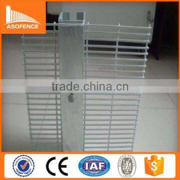 white pvc coated welded wire mesh fence/wholesale white plastic welded wire mesh fence