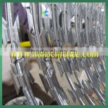 BTO-22 980mm Roll Diameter Galvanized Razor Barbed Wire photo-2