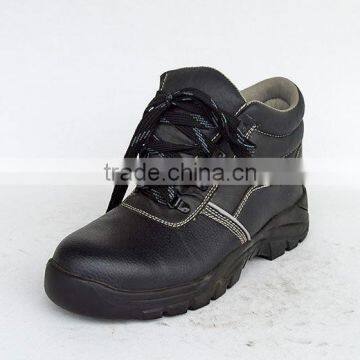 Anti-smashing safety shoes