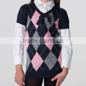 Fashion V Neck Cotton Short Sleeved Girls Argyle Sweater photo-2