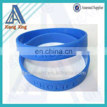 Promotional Debossed Inkfilled Logo Cheap Silicone Wristbands photo-3