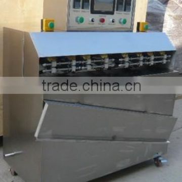 Automatically filling sealing machine for soy bean milk