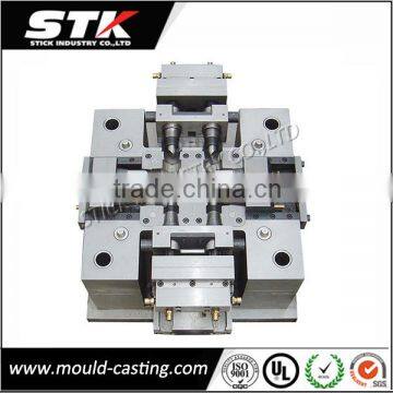 Hot runner plastic injection mold