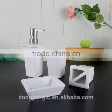 Factory Direct 4 Pcs Ceramic Bathroom Set With Wooden Cover