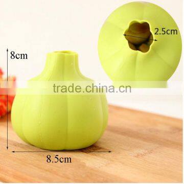 Durable Kitchen Tool Silicone Garlic Peeler photo-4