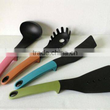 4PCS Colorful self-standing nylon kitchen utensils set