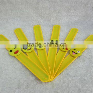 China Factory Silicone Emoji Slap Bracelet Pvc Emoji Snap Bracelet photo-3