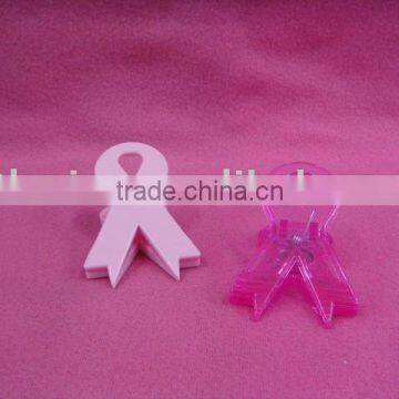 PLASTIC CLIP WITH MAGNET photo-1