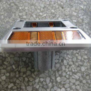 Solar LED road stud