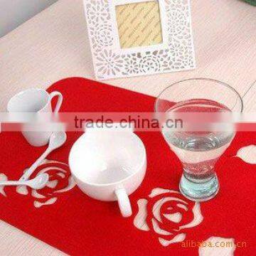 Beautiful table decoration red felt cup placemat