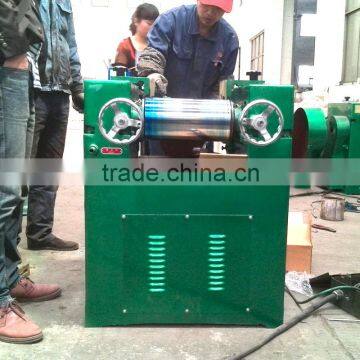 Longxin Professional Manual Three Roller Mill for Gresase Grinding(S150)