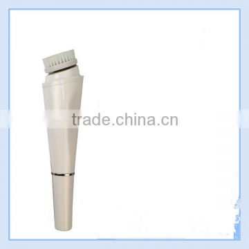 Soft and flexible skin scrubber and facial brush for skin cleansing