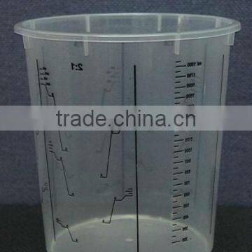 Plastic mixing cup