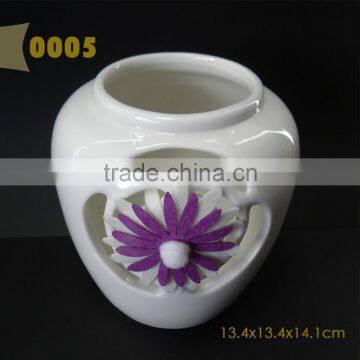 Beautiful white color ceramic flower vase