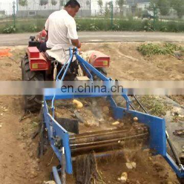 CE proved 4U-130 two Rows Potato Garlic Carrot mini combine harvester