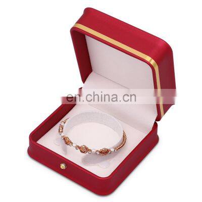 China Manufacturer Wine Red Color pu Leather Jewelry Box for Lovers Marriage Ring Bracelet Jewelry Box