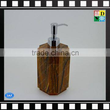 Bathroom Accessories of Acrylic Decorative Bathroom Lotion Pump Dispenser Bottle 500ml for Hotel/home