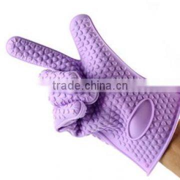 Thickening of microwave oven gloves for kitchen