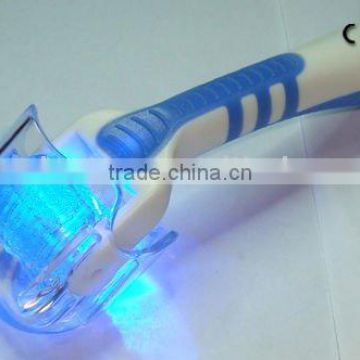 2011 CE design 405nm+633nm high energy narrow spectrum photon therapy red LED light derma roller for skin care