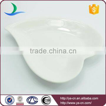 Wholesale Ceramic Hand Made Leaf Shaped Plates photo-5