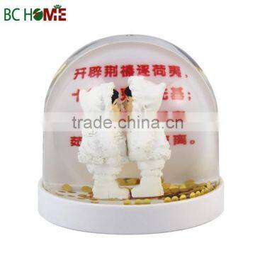 Lover Plastic snow Globe for Gifts