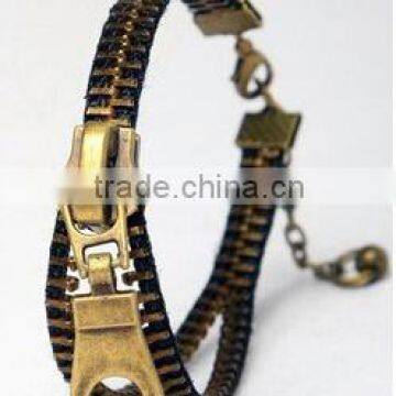 2014 High Quality custom metal Bracelet