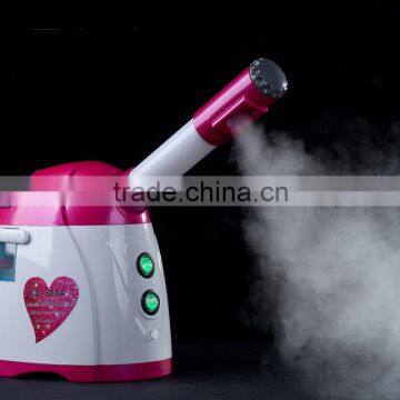Hot sell 360 Degree Rotation superfine Ion Hot & Cold nano iron moisturizing facial steamer to Absorb essential oil