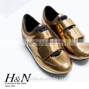 Fashionable design golden color footwear