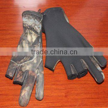 Finger folded Camo rubber fishing gloves