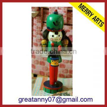 china wholesale custom red and green design christmas wood nutcracker pattern