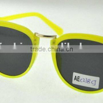 Promotional Wholesale Fashion PC Frame Plastic Sunglasses 2016