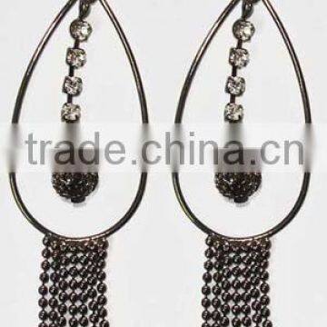 Fashion earring with chains pendant