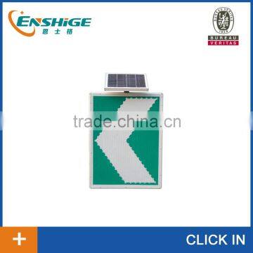 LED solar road signs for traffic