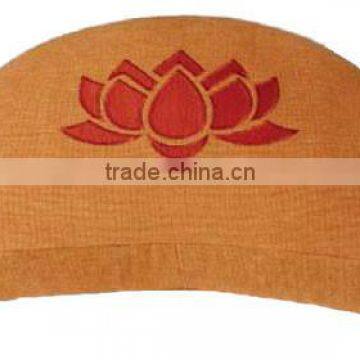 embroiderd yoga zabu cushion with Buck wheat filling high quality in crescent shape pattern