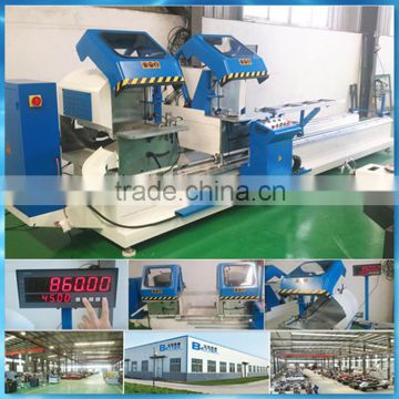 Aluminum cutting machine for windows fabrication