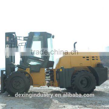 China New Heavy Duty Articulated Forklift for Sale 4WD Rough Terrain Forklift