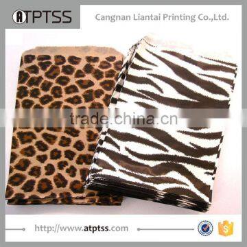 Leopard Print Design Brown Heart Gift Paper Bag photo-2