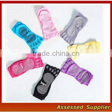 WH-131 Hot Sale Cotton Barre Cozy Sports Yoga Sock, Custom Made Logo Indoor Women Sport Pilates Socks photo-3