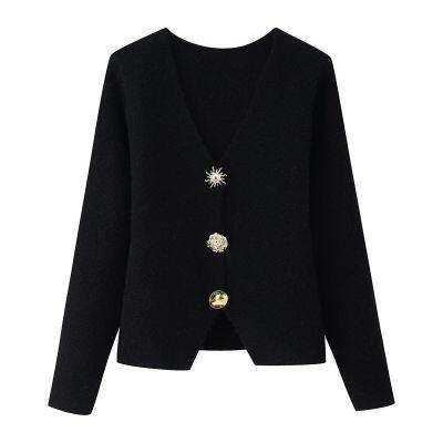 2025 Neues, modisches und elegantes Damenkleidungs-Wholesale-Metallbügeldekor-V-Hals-Sweatermantel ... photo-4