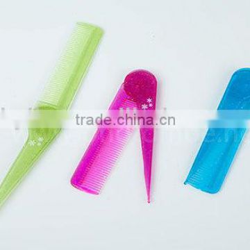 Plastic tine comb