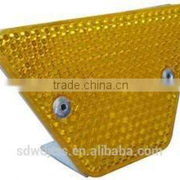 Yellow flexible highway reflective delineators