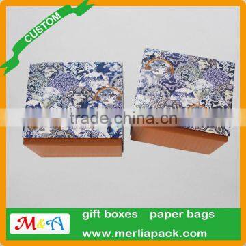 Make Up Tools Cardboard Case Blue and White Porcelains Stacked Boxes