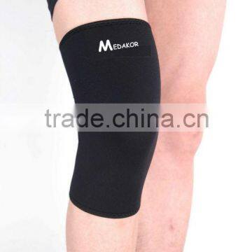 black neoprene brace