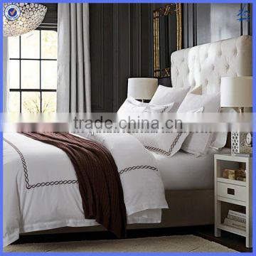 Professional custom 5-star hotel bed linen with pillows, bed linen set for hotels